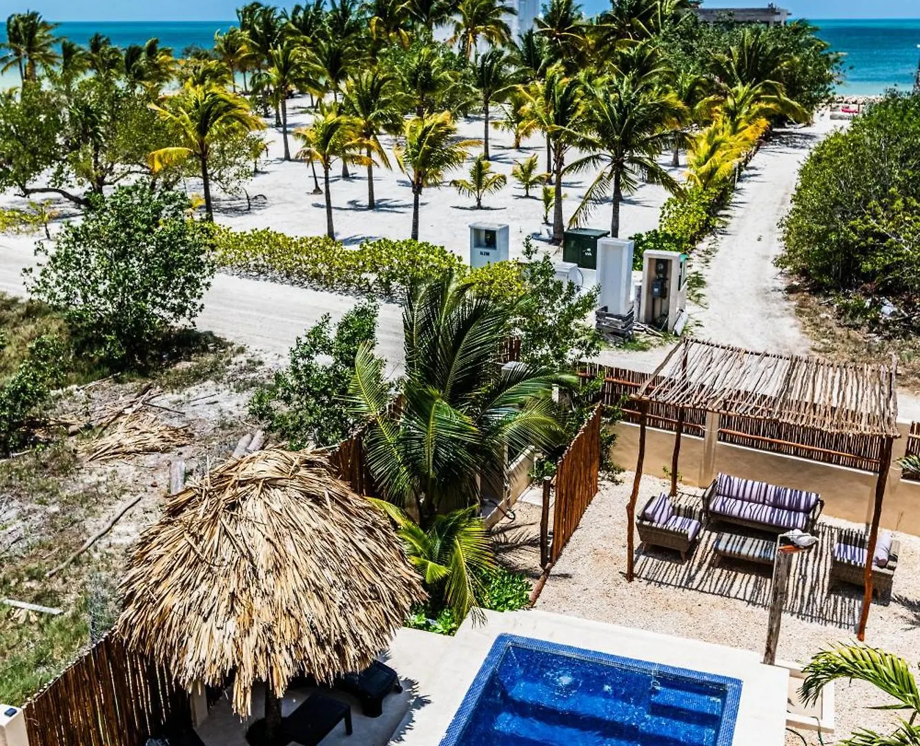 Ateneaholbox 3 Story Building