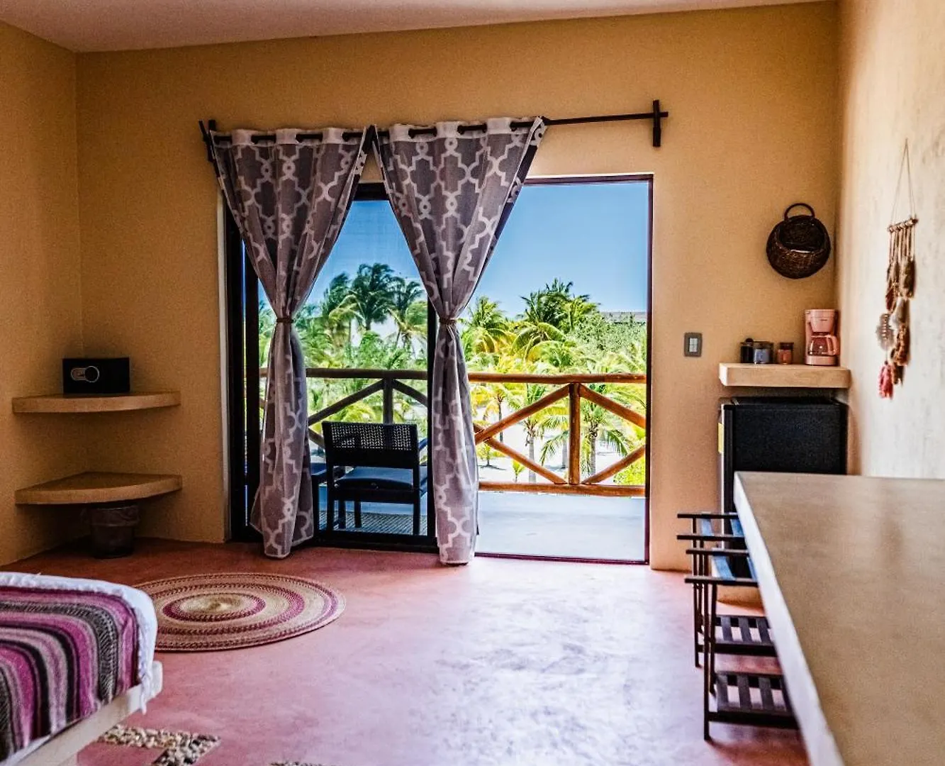Ateneaholbox 3 Story Building メキシコ