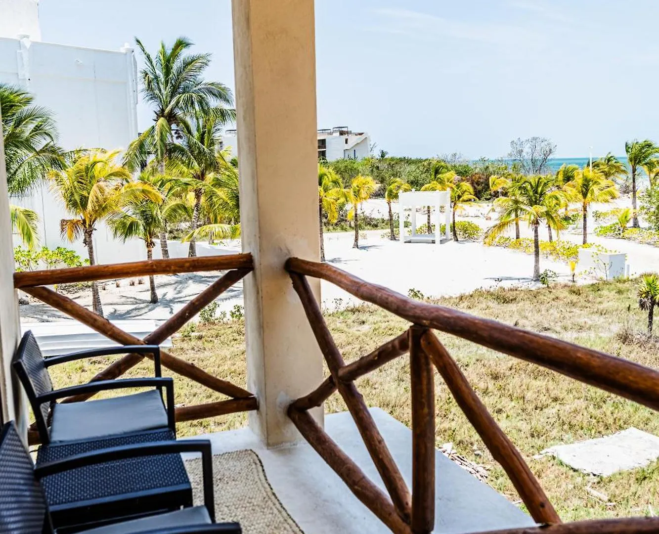 Ateneaholbox 3 Story Building 0*, ホルボックス島 メキシコ